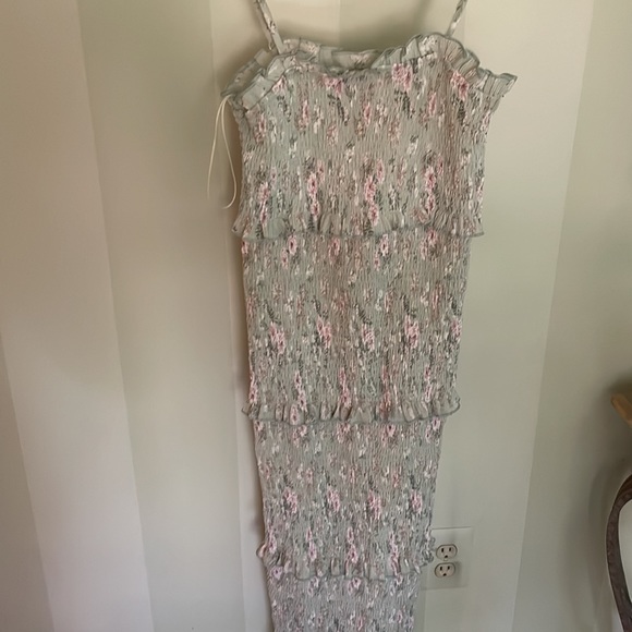 Vici Green floral smocked maxi dress never worn - Picture 4 of 5